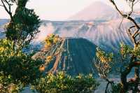火山奇觀，印度尼西亞布羅莫火山｜探索東爪哇的自然奇蹟。