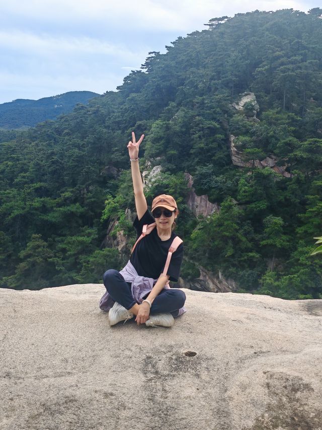 親近北鎮醫巫閭山。