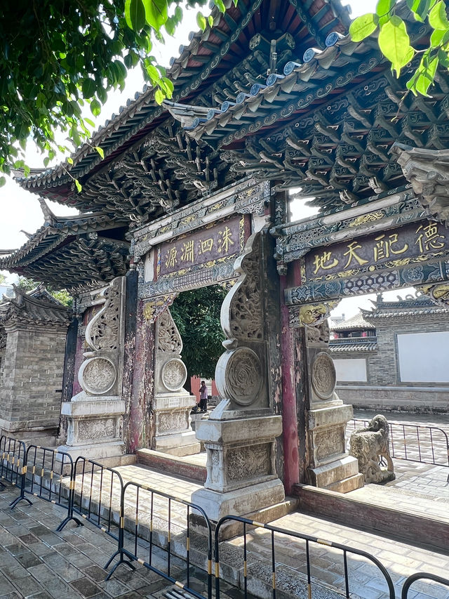 石屏古城。。
