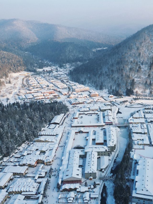 打卡中國雪鄉住進雪韻大街深處的野奢酒店。