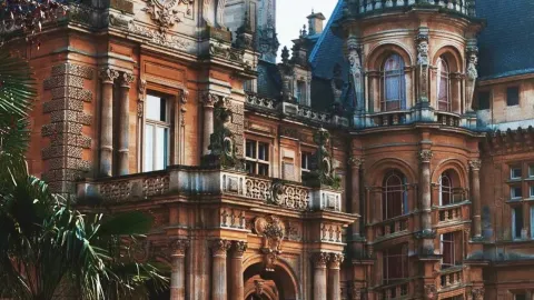 The ceiling of the British classical manor | I have personally tested it and I will never get tired of it even after visiting it many times. — traveler post in Hatfield