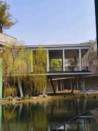Nothing blends Modern and Traditional Architecture quite like this...