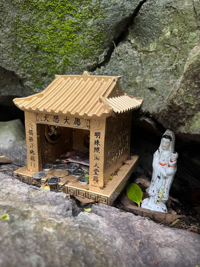 🕊️ Linyin Temple: Serenity in Stone 🍃