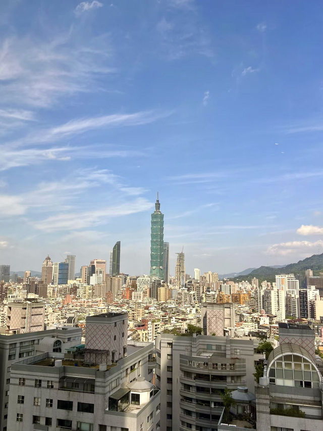 山嵐與硫磺香：陽明山上的季節私語