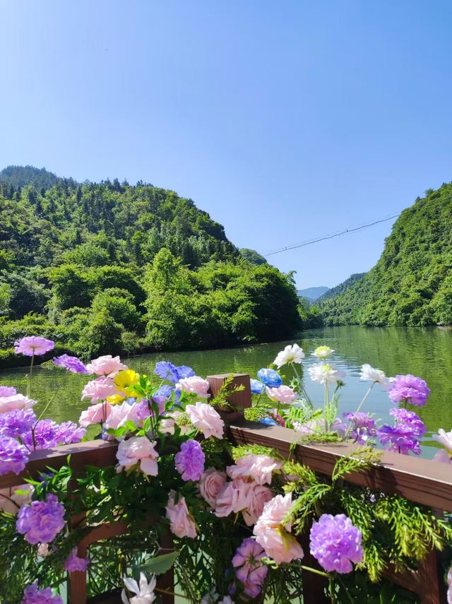 鳥語花香，帶你走進恩施龍船水鄉風景區