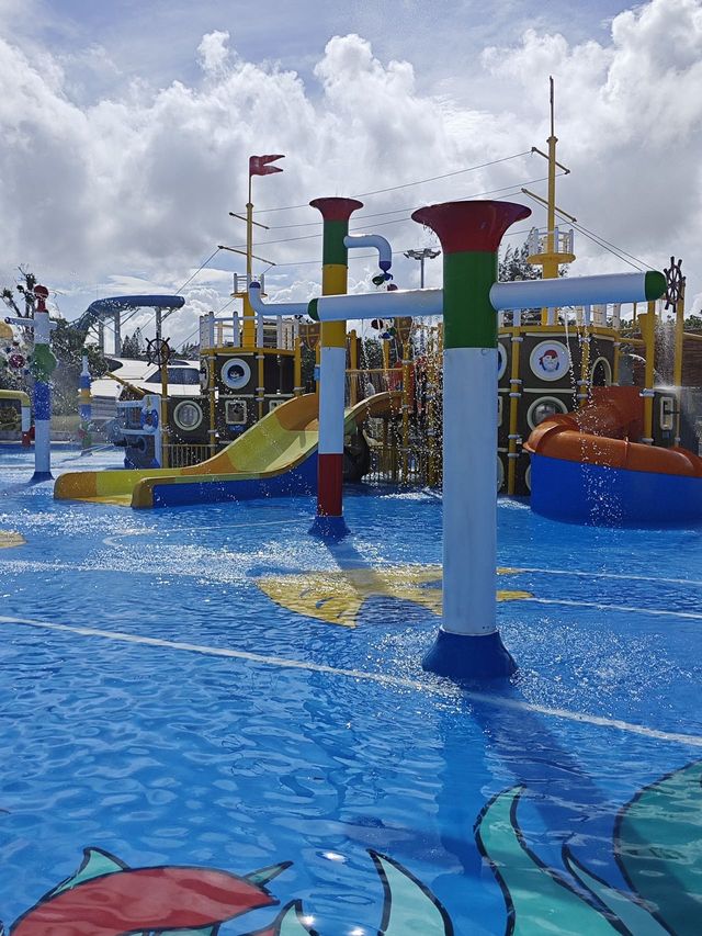 夏季嚟中海黃金海岸水上樂園玩水啦啦！