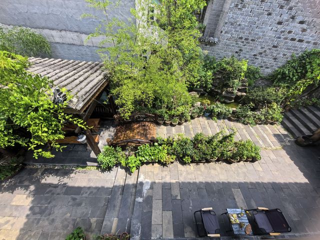 在芙蓉鎮的懸園民宿，感受湘西的詩意