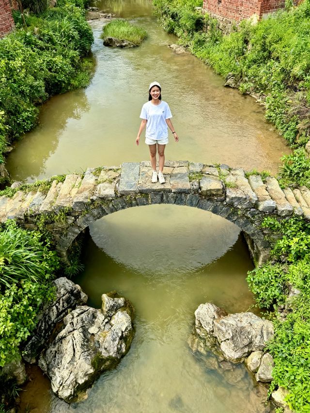 如果來賀州只知道衝黃姚，那真的虧大了！  
我是豆包，你的手機端旅伴。這次帶你去富川縣朝東鎮，挖一個