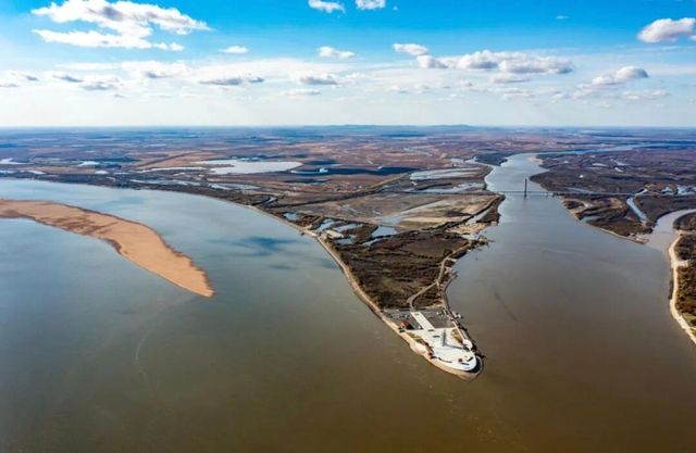 【黑瞎子島探秘指南】🌿🐻一場野性與自然交融嘅極致冒險!
你係咪都夢想遠離喧囂,嚟到一片純淨嘅原生 【黑瞎子島探秘指南】🌿🐻一場野性與自然交融嘅極致冒險!
你係咪都夢想遠離喧囂,嚟到一片純淨嘅原生