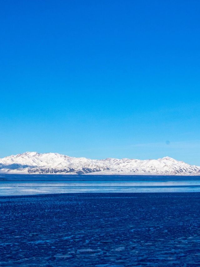 冬日賽里木湖,美到失語的藍冰秘境! 冬日賽里木湖,美到失語的藍冰秘境!
