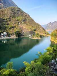 深藏於桂西群山之中的浩坤湖～秋天才是最好的觀賞時節