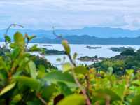 The magic of Thousand Island Lake touches the soul with its serene beauty.