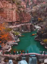 子房湖泛舟!闖入秋日的碧水彩林畫卷