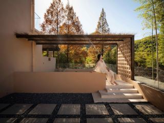 バスタブに浸かりながら山の景色を眺める、安吉は本当にすごい