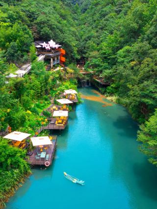 Can you believe it? The waterfall café hidden in the Land of Oz