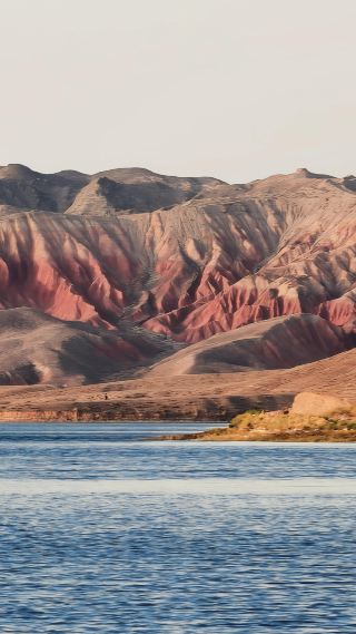 Free viewing of Danxia Blue Lake next to Jiayuguan