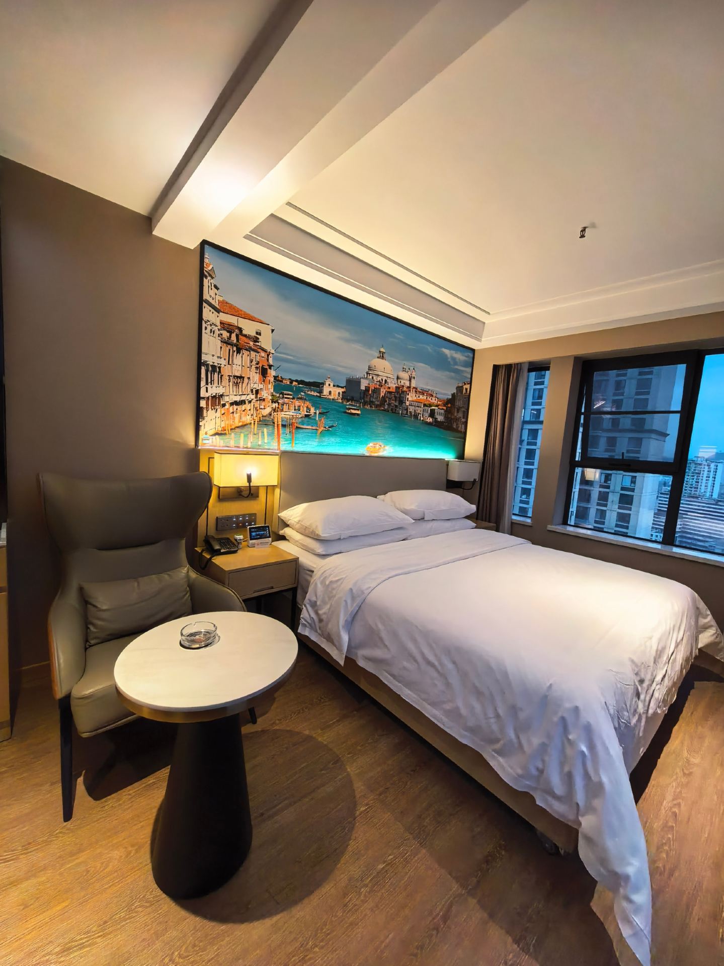 Cool City High Cost-Performance Hotels