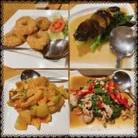 (泰國/曼谷）很有氣氛的海鮮餐廳-Nai Pramong Seafood Restaurant