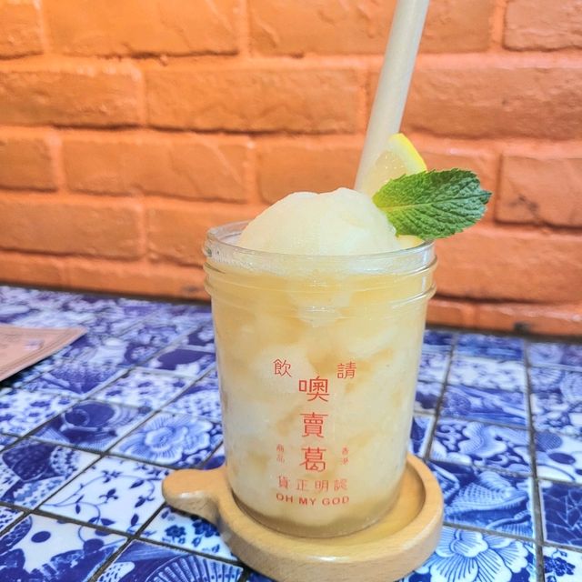20-05-2023  好有夢幻色彩咖啡店