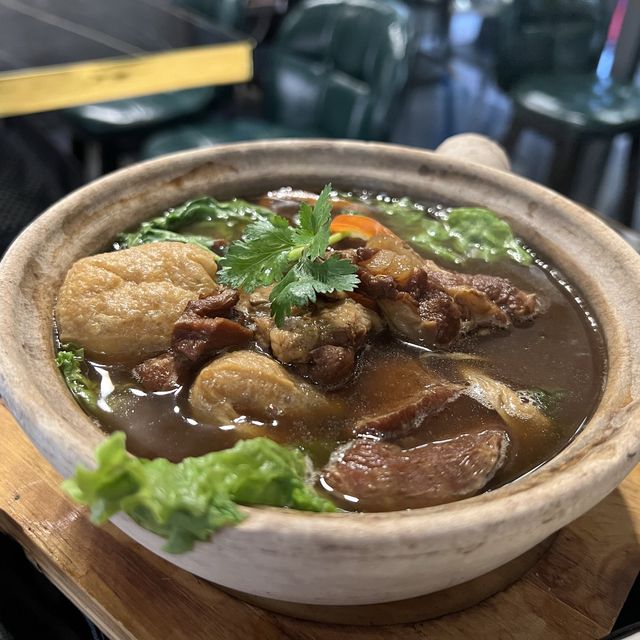 濃郁藥材味的肉骨茶 濃郁藥材味的肉骨茶