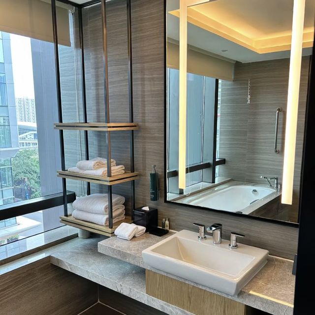 深圳龍華希爾頓逸林酒店