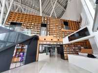 📚 Cozy Up at BookXcess Gurney Paragon