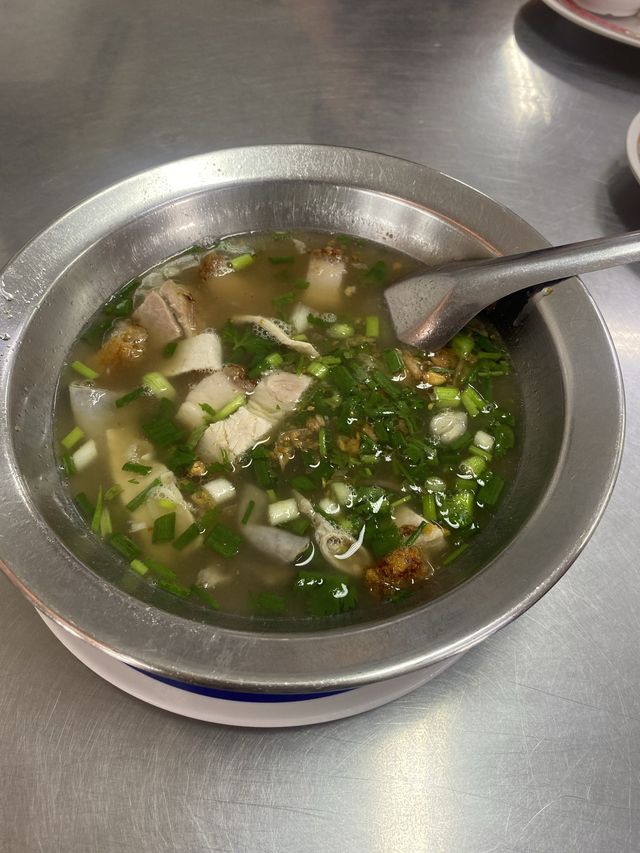 ร้านเด็ดห้ามพลาด ก๋วยจั๊บน้ำใสบางคล้า 