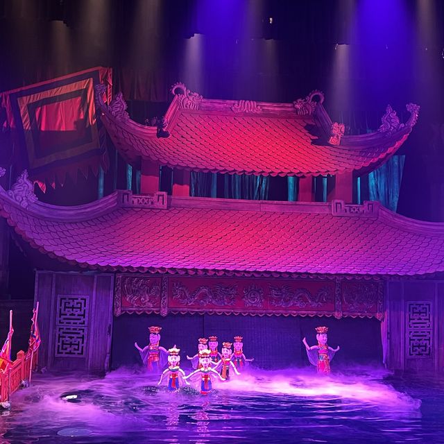 Water puppet show, tradition to catch