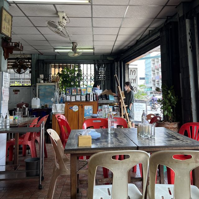 나만 알고있는 방콕 현지 맛집, Por.Pochaya