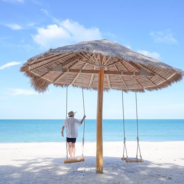 ชายทะเลขนอม รีสอร์ท Chaithalay Khanom Resort
