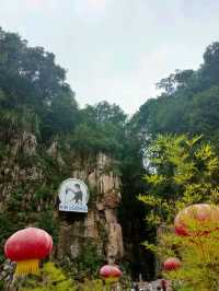 ☕  Hidden Halal Café in Limestone Cave