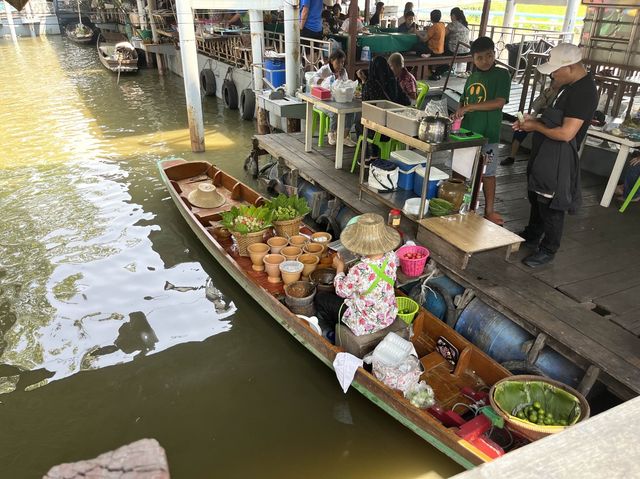 วันชิวๆ กับตลาดน้ำตลิ่งชัน