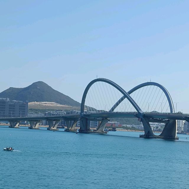 Seaside - The Double-Arch Cross Bay Link