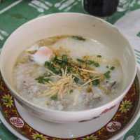 ร้านข้าวหมูกรอบ ขวัญใจคนท้ายเหมือง