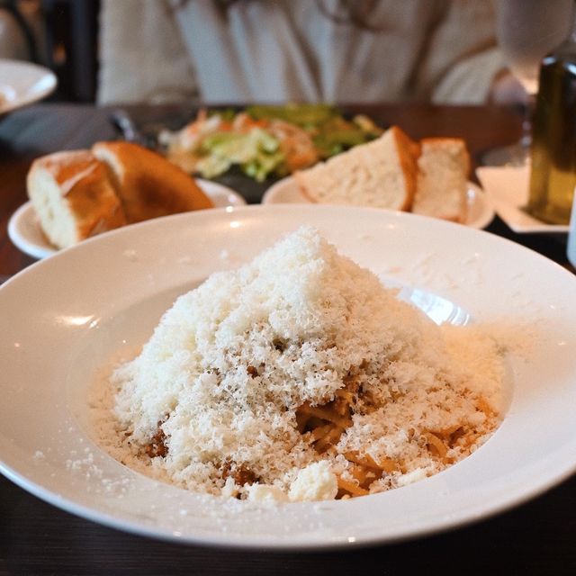 【新宿】チーズたっぷりボロネーゼが美味しい！