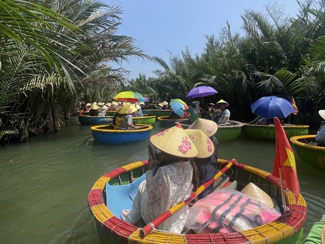 ปล่อยใจลอยไปกับเรือกระด้ง 🛶