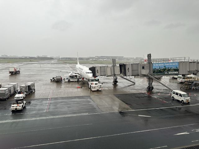 東京・羽田空港。第1ターミナル(南ウイング)保安検査場内の有料ラウンジ『POWER LOUNGE SOUTH 』