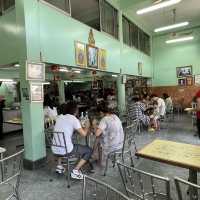 ข้าวหน้าไก่ห้าแยก ร้านเก่าแก่ คงความอร่อยยาวนาน