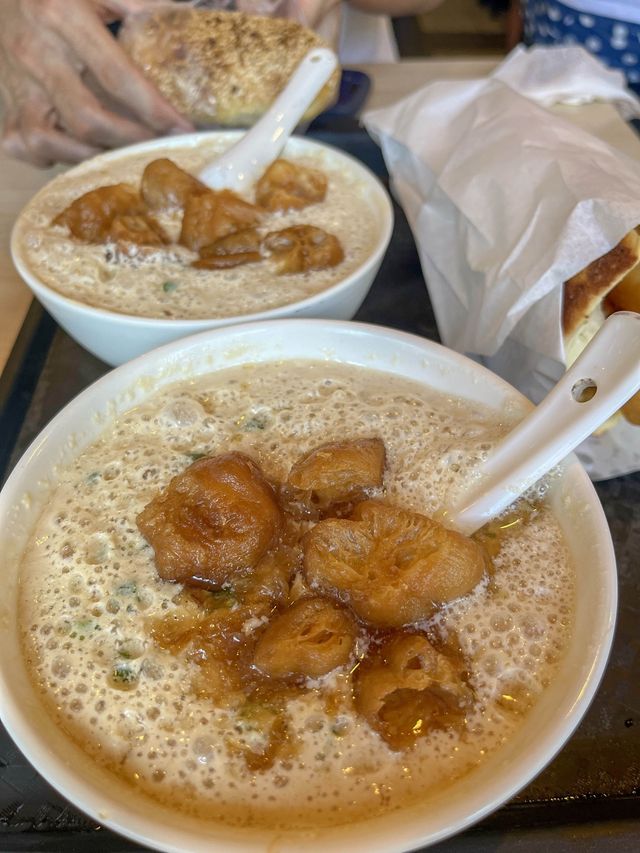 【台北】毎朝行列の超人気店！台北の朝ごはんといえばここ！なフーハンドウジャン行ってきた