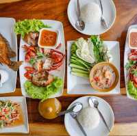 City Bar ร้านซีฟู้ดริมทะเล คุระบุรี พังงา