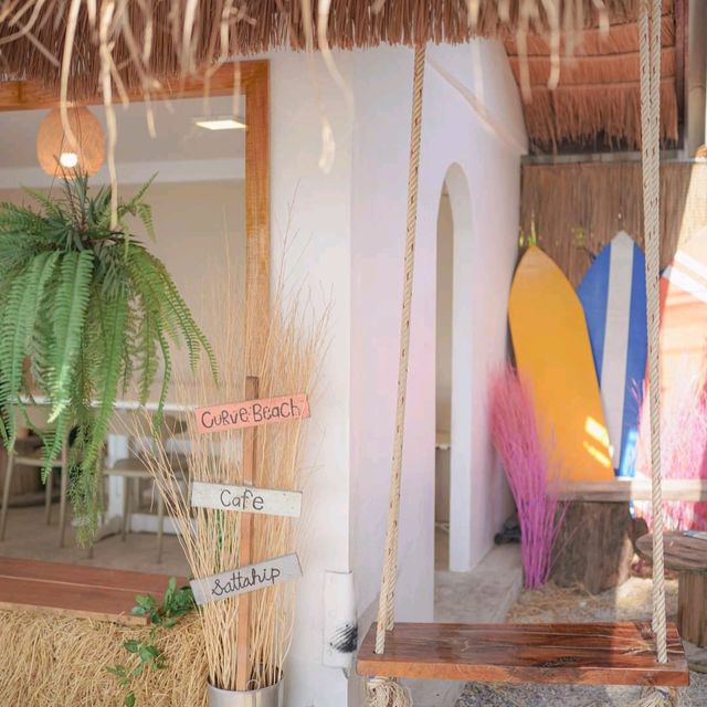 CafeCurve Beach Cafe