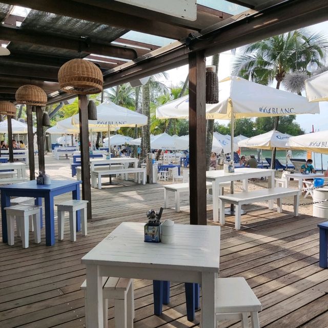 Relaxing Morning at Coastes Sentosa 