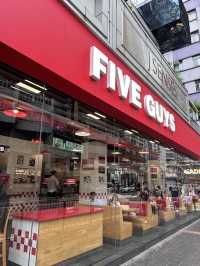 ［香港］ FIVE GUYS🇭🇰｜香港必吃美國連鎖速食店 漢堡超juicy🤤 