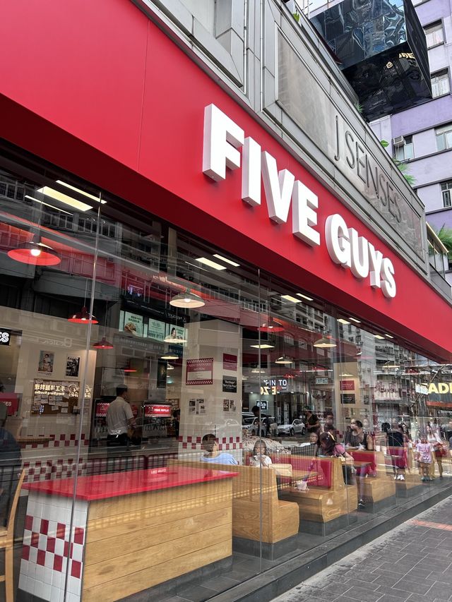 ［香港］ FIVE GUYS🇭🇰｜香港必吃美國連鎖速食店 漢堡超juicy🤤 