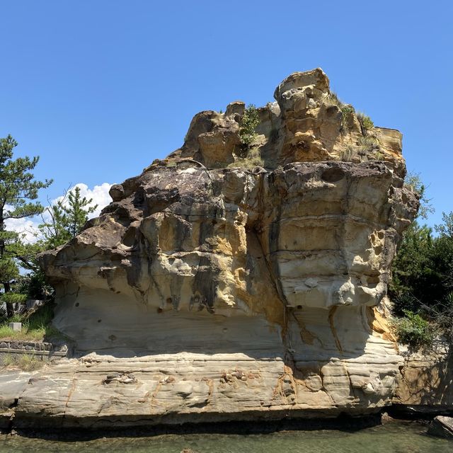 淡路島！郷土記念物絵島（えしま）岩屋にあるパワースポット！海が綺麗！明石大橋を背に絶景ポイントでもある
