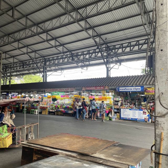 ตลาดของฝากหน้าวัดโสธร