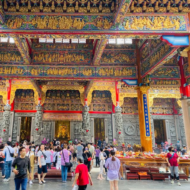 🌟竹林山觀音寺｜香火鼎盛 華麗又沉靜廟宇 周圍有腹地廣大的公園
