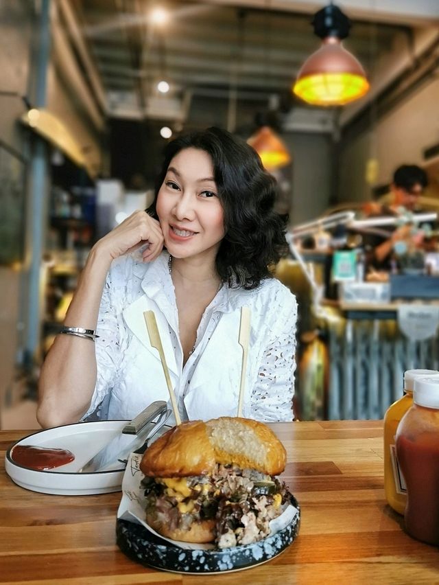 Tentis Craft Burger ร้านเล็กๆในซ.เรวดี