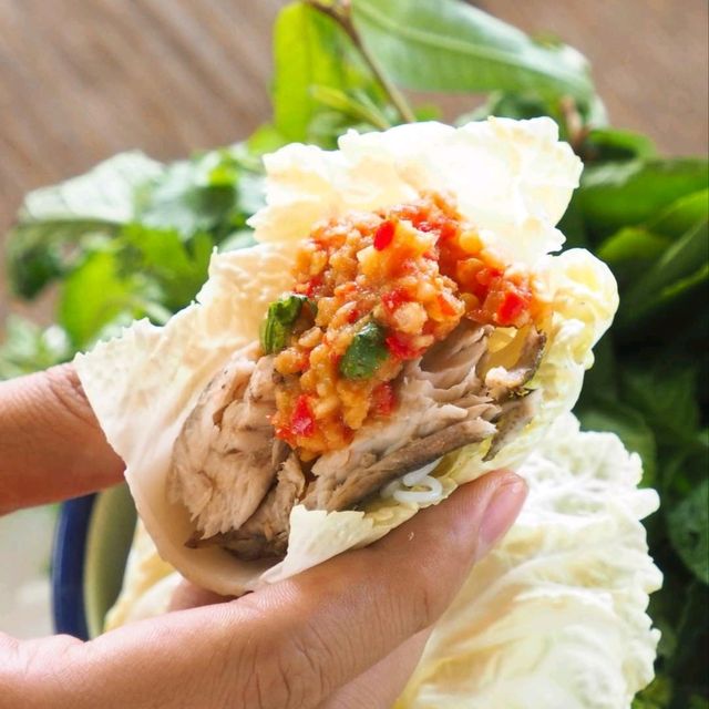 #ชานชาลา 𝙏𝙬𝙚𝙣𝙩𝙮-𝙩𝙬𝙤 𝙘𝙖𝙛𝙚