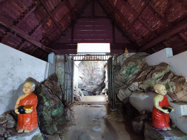 ชมความงดงาม สักการะสิ่งศักดิ์สิทธิ์ในถ้ำเชียงดาว ⛰️
